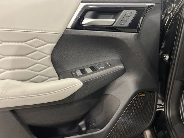 2025 Mitsubishi Outlander Platinum Edition S-AWC