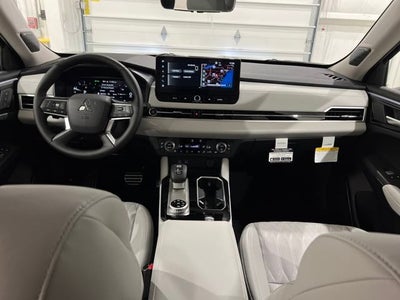 2025 Mitsubishi Outlander Platinum Edition AWC