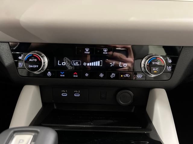 2025 Mitsubishi Outlander Platinum Edition AWC