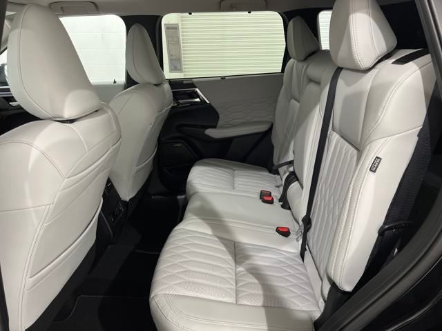 2025 Mitsubishi Outlander Platinum Edition AWC