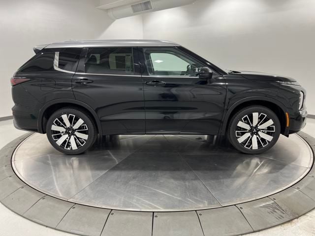 2025 Mitsubishi Outlander Platinum Edition AWC