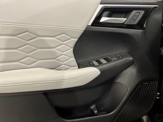 2025 Mitsubishi Outlander Platinum Edition S-AWC
