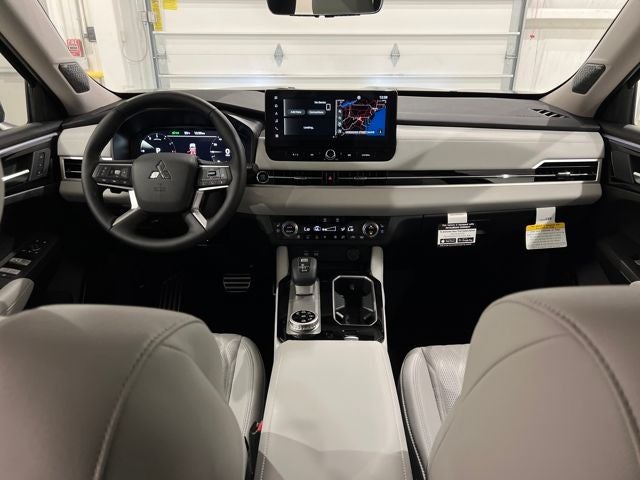 2025 Mitsubishi Outlander Platinum Edition S-AWC