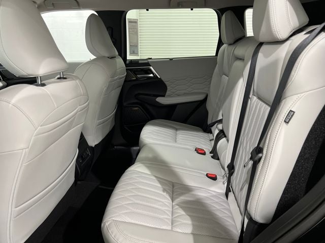 2025 Mitsubishi Outlander Platinum Edition S-AWC