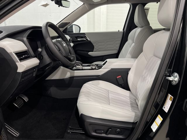 2025 Mitsubishi Outlander Platinum Edition S-AWC