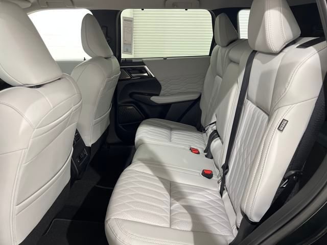 2025 Mitsubishi Outlander Platinum Edition S-AWC