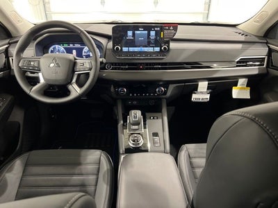 2023 Mitsubishi Outlander Plug-in Hybrid Vehicle SE