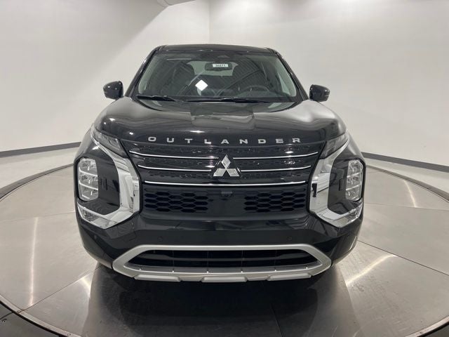 2023 Mitsubishi Outlander Plug-in Hybrid Vehicle SE