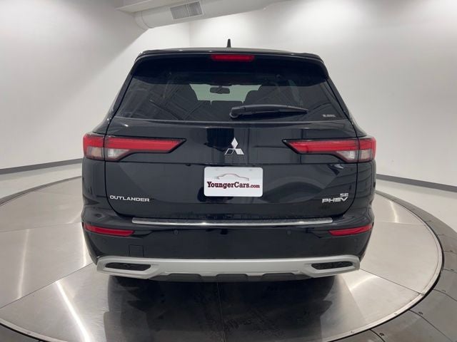 2023 Mitsubishi Outlander Plug-in Hybrid Vehicle SE