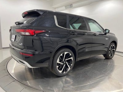2023 Mitsubishi Outlander Plug-in Hybrid Vehicle SE