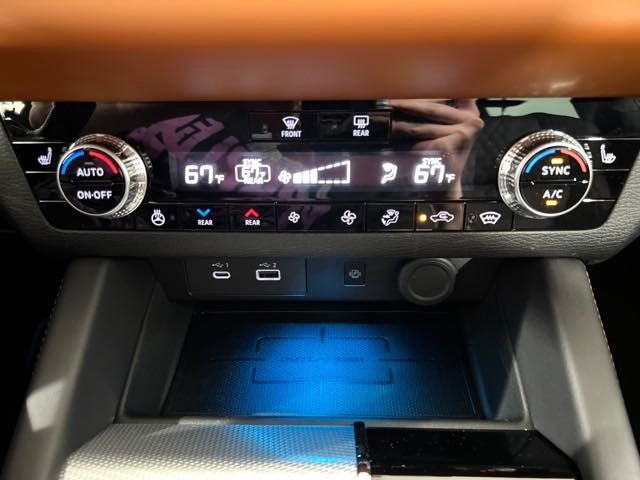 2023 Mitsubishi Outlander Plug-in Hybrid Vehicle 40th Anniversary