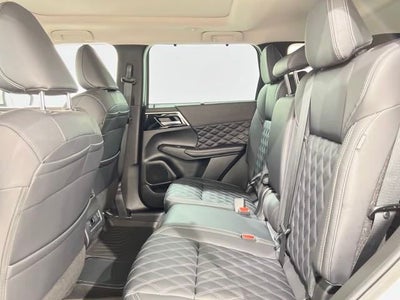 2023 Mitsubishi Outlander Plug-in Hybrid Vehicle SEL