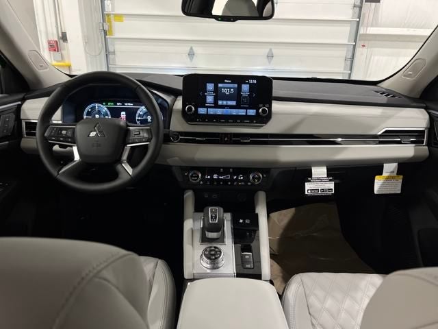 2025 Mitsubishi Outlander PHEV SEL Platinum Edition
