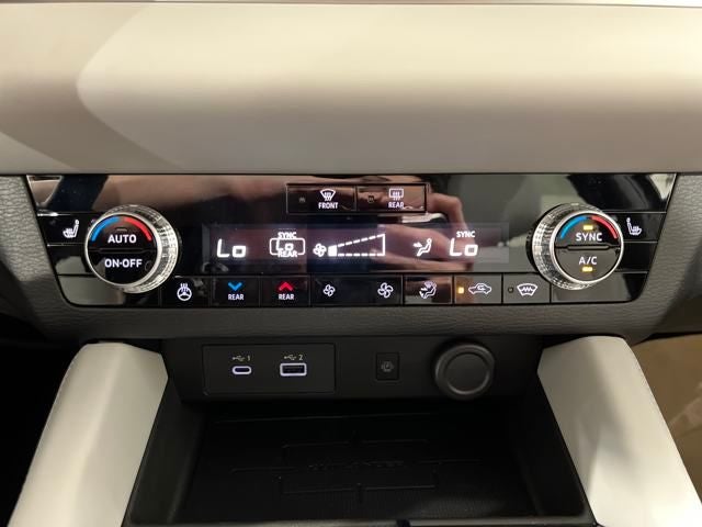 2025 Mitsubishi Outlander PHEV SEL Platinum Edition