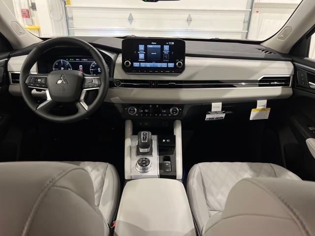 2025 Mitsubishi Outlander PHEV SEL Platinum Edition